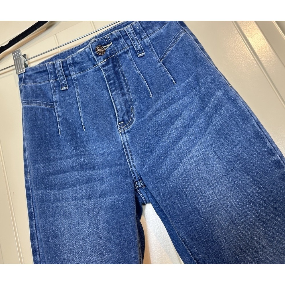 KanCan Jeans Women's dart detail high rise bootcut jeans sz 1 24 stretch